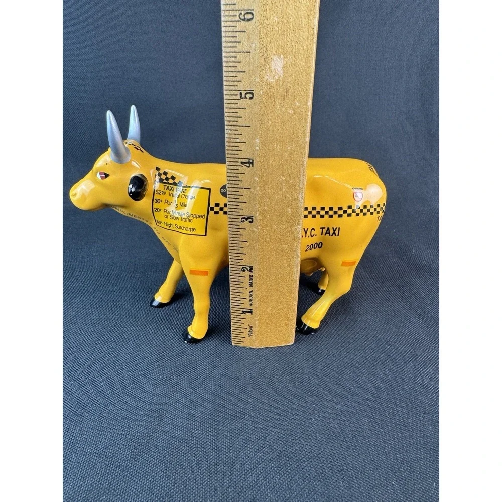 Vintage 2000 Cow Parade NYC New York City Taxi Cow Collectable Figurine